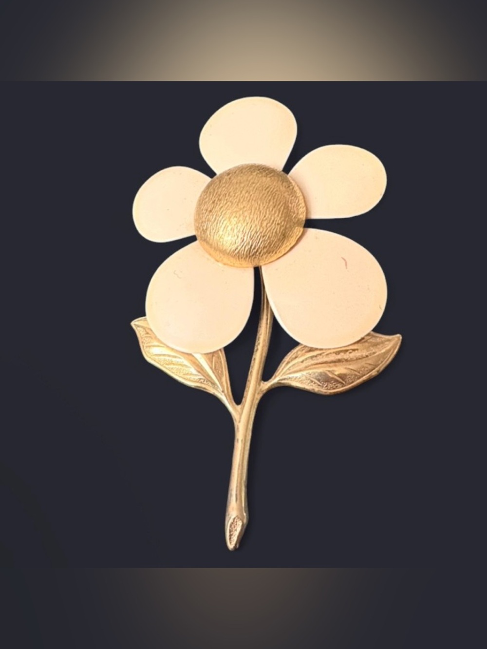 Sarah Cov Flower Brooch Gold Tone Cream Enamel Daisy Mid Century